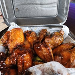 Charleston Sports Pub - Wing so delicious . Kayla was amazing. She provided amazing service.  #Charleston Sports Pub Summerville
