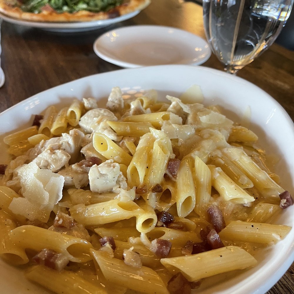 Epulo Bistro - Gluten free pasta with chicken - Modern European Near Me - Edmonds, Washington Epulo Bistro - Gluten free pasta with chicken - Modern European Near Me - Edmonds, Washington