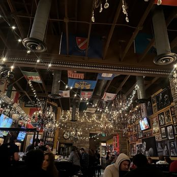 Roman Cucina - Indoor decor - Italian Near Me - Fullerton, California Roman Cucina - Indoor decor - Italian Near Me - Fullerton, California