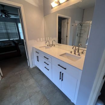 RMD Contractors - Cabinet replacement (after) - Electricians Near Me - Hutto, Texas RMD Contractors - Cabinet replacement (after) - Electricians Near Me - Hutto, Texas
