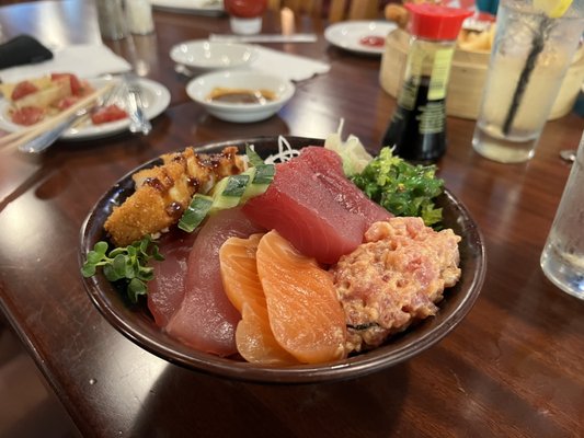 Uncle's Fish Market Bar & Grill - Pearlridge by null