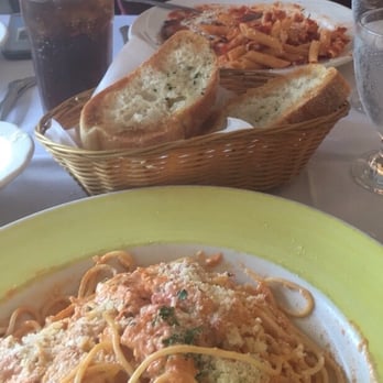 Milanese Italian Restaurant - Penne A'La Vodka with Chicken, Garlic Bread and Chicken Parm. - Italian Near Me - Poughkeepsie, New York