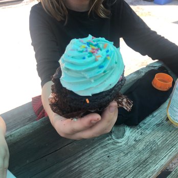 Captain Quack's Coffeehouse - Buttercream deliciousness - Bakeries Near Me - Austin, Texas