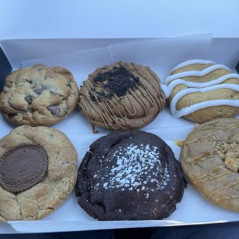 Crave Cookies - The 6 delicious Cookies - Patisserie/Cake Shop Near Me - Berwyn, Illinois Crave Cookies - The 6 delicious Cookies - Patisserie/Cake Shop Near Me - Berwyn, Illinois