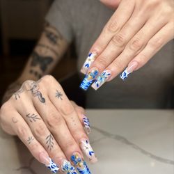 V360 Nail Lounge - Gel X design by Elisa