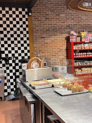 Savannah's Candy Kitchen by null