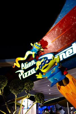 Alien Pizza Planet by null