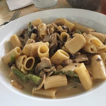 Cafe Gio - Pizza Near Me - West Babylon, New York