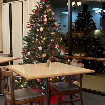 Dennis Spaghetti & Steak House - Inside decor :0) - Italian Near Me - Chesapeake, Virginia