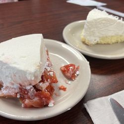 Strawn's Eat Shop Too - THE PIE!!!