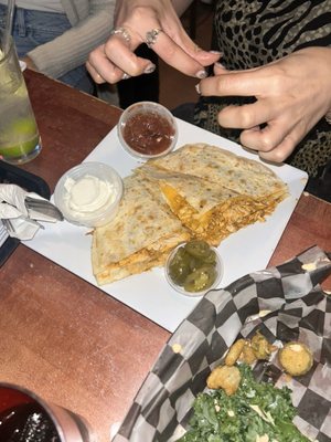 Looney's Pub by null