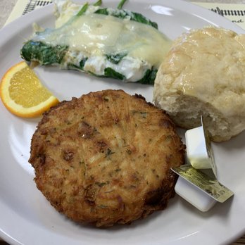 Breakfast Station - Egg White Omelet, Biscuit, Potato Cake - Breakfast & Brunch Near Me - Leesburg, Florida