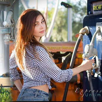 Antique Gas & Steam Engine Museum - Maddy visiting California - over ant the AGSM - Museums Near Me - Vista, California