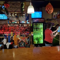 PB's Bar & Grill - Great bar and server