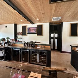 12 FIRES Winery & Vineyard - Tasting room