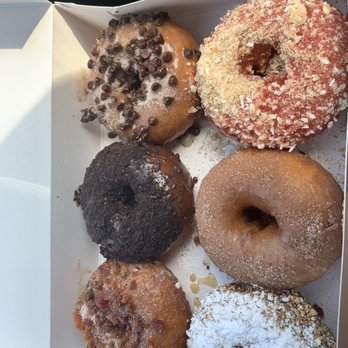 Annie's Hot Donuts - Six pack - Donuts Near Me - Mount Pleasant, South Carolina Annie's Hot Donuts - Six pack - Donuts Near Me - Mount Pleasant, South Carolina