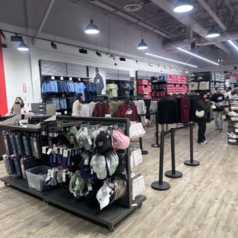 Under Armour Factory House - Shoe Stores Near Me - Milpitas, California