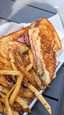 Lola's Street Kitchen by null