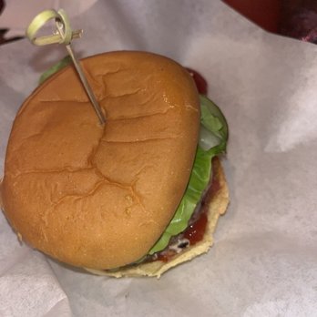 Moo & Brew - Very great and amazing burgers!! And you can customize them to your hearts desire! - Beer Bar Near Me - Charlotte, North Carolina