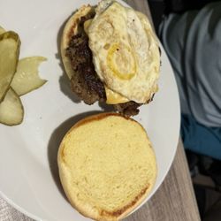 The Vaughan City Grill - Cheeseburger with egg