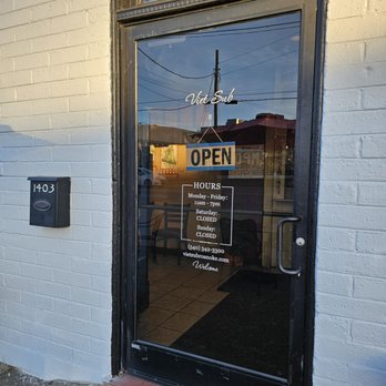 Viet Sub - The brick building little house painted white and the modern glass front door that was shining clean. - Vietnamese Near Me - Roanoke, Virginia Viet Sub - The brick building little house painted white and the modern glass front door that was shining clean. - Vietnamese Near Me - Roanoke, Virginia