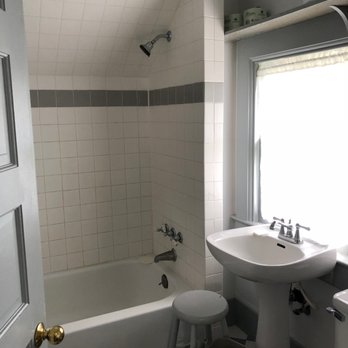 Fort Casey Inn - Bathroom in Unit 8. According to my understanding, this is what they mean when they "shower/tub combo." - Hotels Near Me - Coupeville, Washington Fort Casey Inn - Bathroom in Unit 8. According to my understanding, this is what they mean when they "shower/tub combo." - Hotels Near Me - Coupeville, Washington
