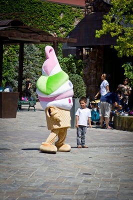 MENCHIE’S FROZEN YOGURT - Updated December 2025 - 14 Photos & 40 ...