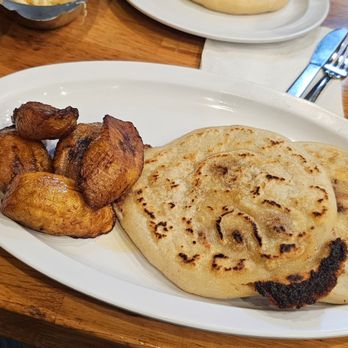 Los Chorros - Order special 2 popusas + fried banana~ ($12)   " revuelta" better than the chicharron with beans. Popusas aren't oily just the right taste - Salvadoran Near Me - Inglewood, California
