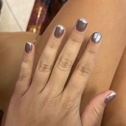 Chrome gel nails