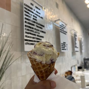 Big Spoon Creamery - Blueberry tiramisu - Ice Cream & Frozen Yogurt Near Me - Huntsville, Alabama