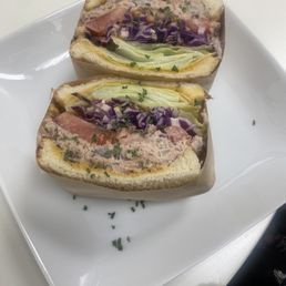 Spicy Tuna Sandwich