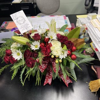 Flowers By The Sea - Holiday Season, December 2025. - Florists Near Me - Laguna Beach, California Flowers By The Sea - Holiday Season, December 2025. - Florists Near Me - Laguna Beach, California