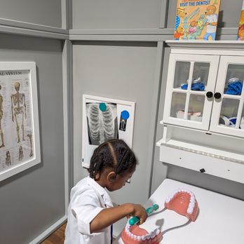 Play Street Museum - Ashburn - Doctor/Dentist Office Room - Children's Museums Near Me - Ashburn, Virginia Play Street Museum - Ashburn - Doctor/Dentist Office Room - Children's Museums Near Me - Ashburn, Virginia
