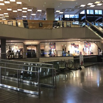 PATH Underground - The PATH Underground - Shopping Centers Near Me - Toronto, Ontario