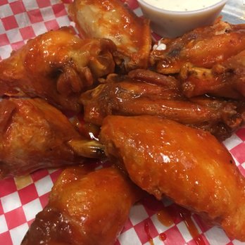 Famous Pizza - Buffalo chicken wings - Pizza Near Me - Bethel, Connecticut