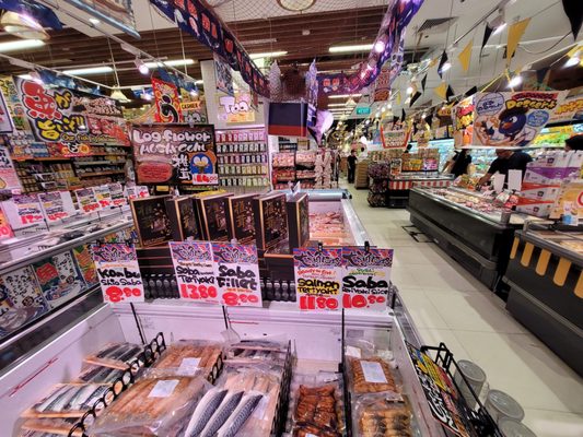 DON DON DONKI Orchard Central by null