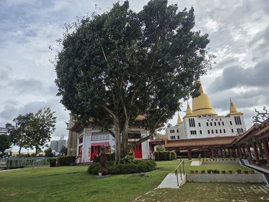 Kong Meng San Phor Kark See Monastery by null