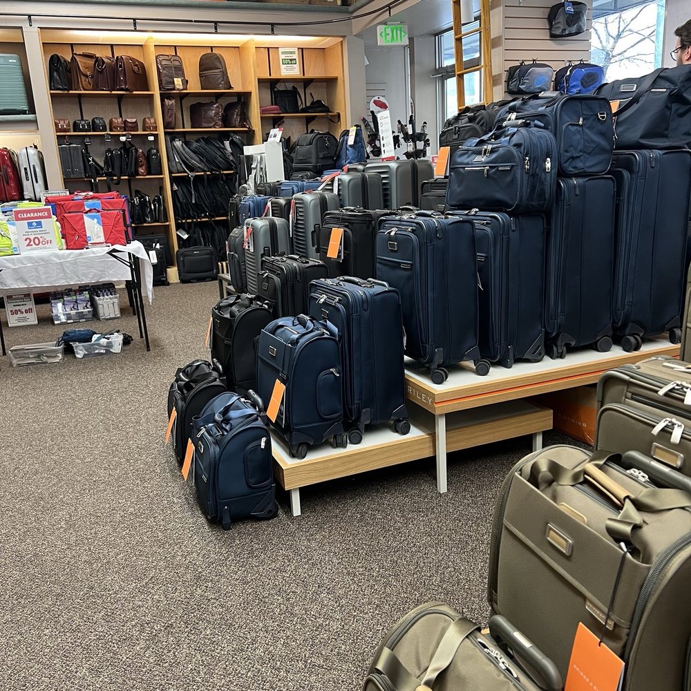 patagonia backpack hydration pack Refugio Daypack 26L Vessel Blue The internal frame provides MINT ANACONDA BACKPACK BLACK Flashtag: SINMORE Color:Zion