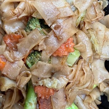 Chai Yo Thai Cuisine - Pad See-ew Noodle 6/5 stars   So good!! - Thai Near Me - San Mateo, California