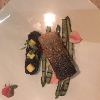Restaurante Emile - Salmon - Brazilian Near Me - Rio de Janeiro, RJ Restaurante Emile - Salmon - Brazilian Near Me - Rio de Janeiro, RJ