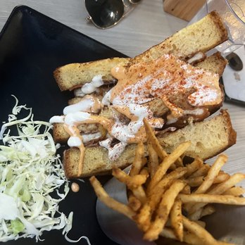 Down the Hatch Maui - Fish Sandwich - Seafood Near Me - Lahaina, Hawaii