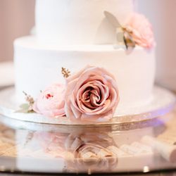 Miki's Flowers - Miki decorated our wedding cake