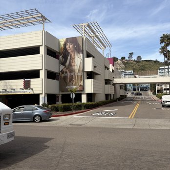 Brows & Beauty - Tons of available parking across from the storefront - Threading Services Near Me - San Diego, California Brows & Beauty - Tons of available parking across from the storefront - Threading Services Near Me - San Diego, California