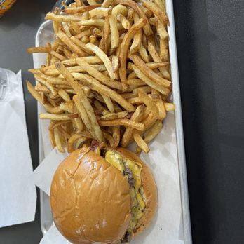 Market Burger - Burgers Near Me - Purcellville, Virginia Market Burger - Burgers Near Me - Purcellville, Virginia