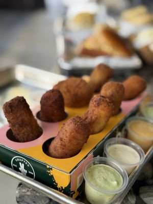 Dos Croquetas by null