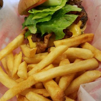 Will's Grill - BLT cheeseburger with fries - American Near Me - Fayetteville, North Carolina Will's Grill - BLT cheeseburger with fries - American Near Me - Fayetteville, North Carolina
