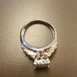 Stan Johnson Jewelers - Ring