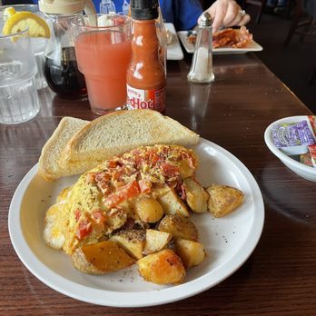 Red Coach Inn - Hotels Near Me - Niagara Falls, New York