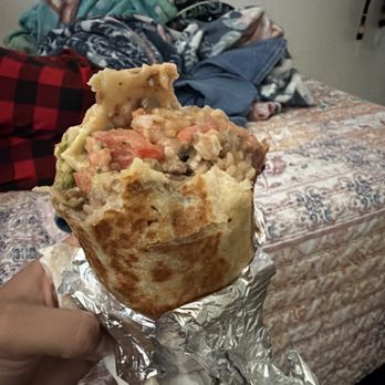Restaurante El Poblanito - Super burrito - Mexican Near Me - Hayward, California