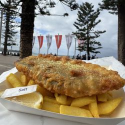 Manly Ocean Foods - Barramundi & Chips with chicken salt